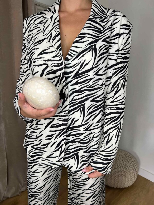 Zebrasto-odijelo-jungle-animal-print-1